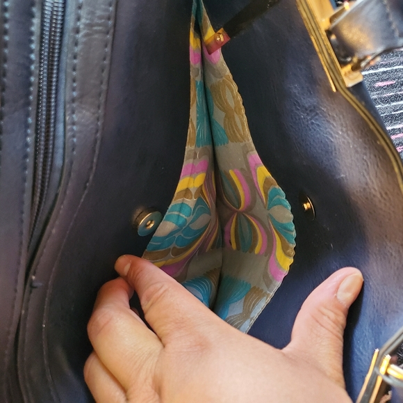 Navy blue multi pocket hand bag with detachable strap. - Picture 6 of 15